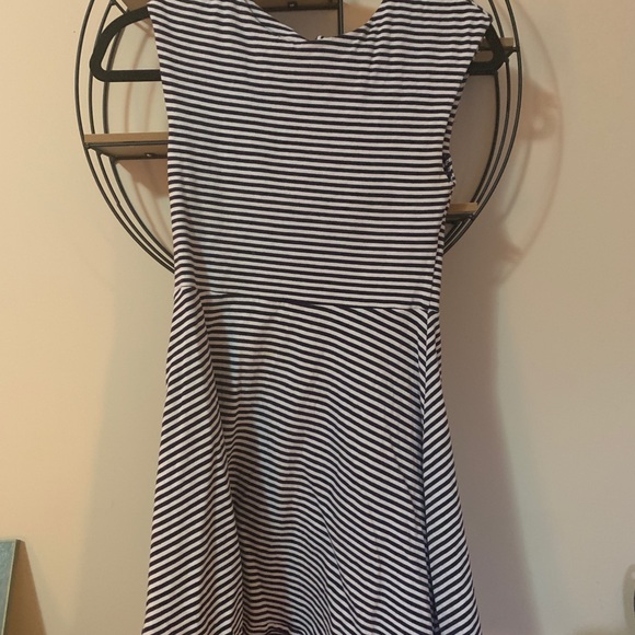 ☀️Aritzia Talula Palmetto Dress - Navy & White - Picture 2 of 4